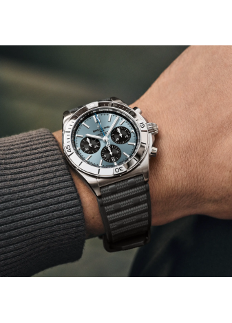 Breitling Chronomat B01 42 PB0134101C1S2