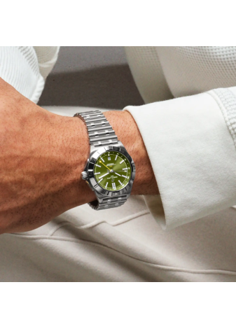 Breitling Chronomat Automatic GMT 40 Giannis Antetokounmpo A32398A11L1