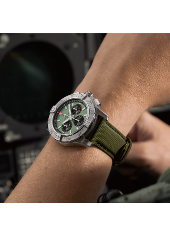 Breitling Avenger B01 Chronograph 44 AB0147101L1X1