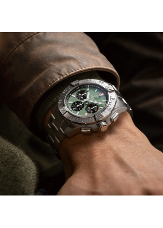 Breitling Avenger B01 Chronograph 44 AB0147101L1A1