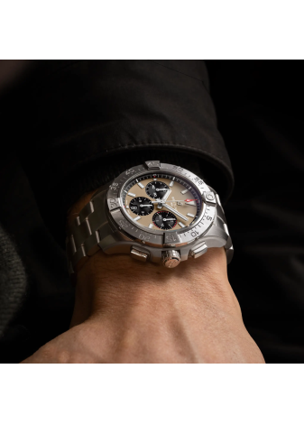 Breitling Avenger B01 Chronograph 44 AB0147101A1A1
