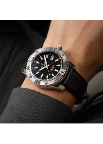 Breitling Avenger Automatic GMT 44 A32320101B1X1