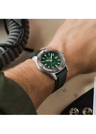 Breitling Avenger Automatic 42 A17328101L1X1