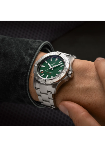 Breitling Avenger Automatic 42 A17328101L1A1