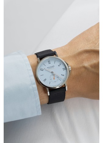 Nomos Ahoi Neomatik 38 Datario Cielo 526