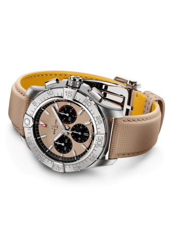 Breitling Avenger B01 Chronograph 44  | Ferrara Gioielli Salerno