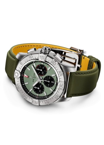 Breitling Aveneger B01 Chronograph 44 mm AB0147101L1X1