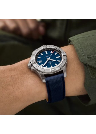 Breitling Avenger Automatic 42 mm quadrante blu A17328101C1X1