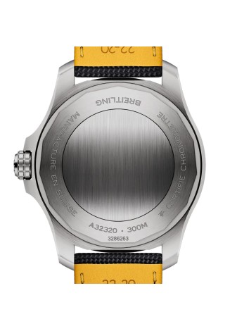 Breitling Avenger Automatic GMT 44 A32320101B1X1