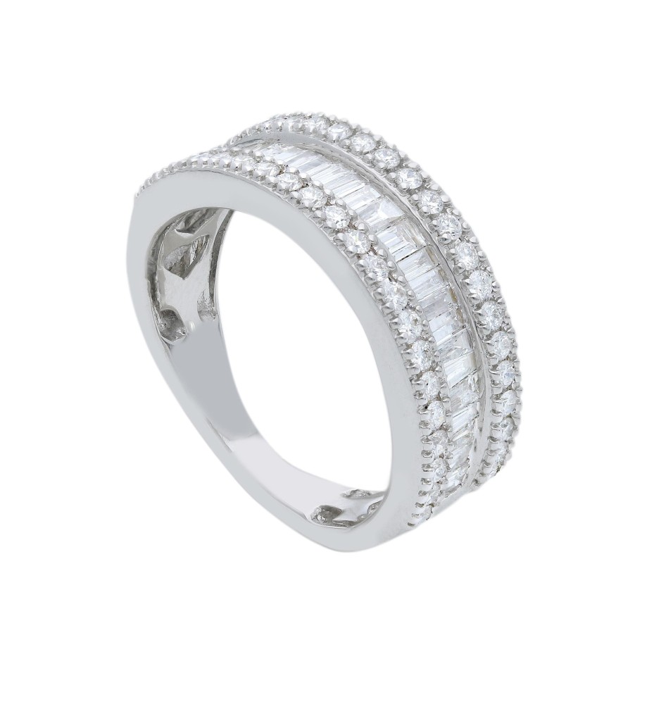 Anello Riviera in oro bianco e diamanti AN594BK - Ferrara Gioielli Anello Riviera in oro bianco e diamanti AN594BK - Ferrara Gioielli