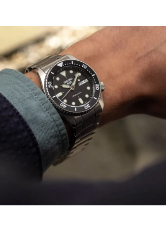 Seiko 5 Sports Auto LUI&LEI 42.50 mm 38 mm