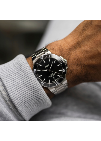 Oris Aquis Date 43,50 01 733 7789 4154-07 8 23 04PEB
