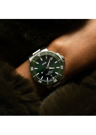 Oris Aquis Date 43.5 01 733 7789 4157-07 8 23 04PEB