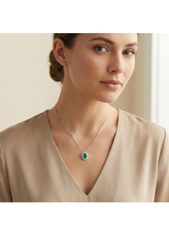 Collana Collezione Primavera con Smeraldo Ovale e Brillanti